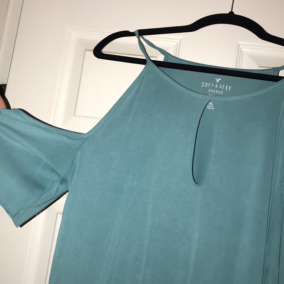 American Eagle Soft & Sexy cold shoulder top - Picture 2 of 3
